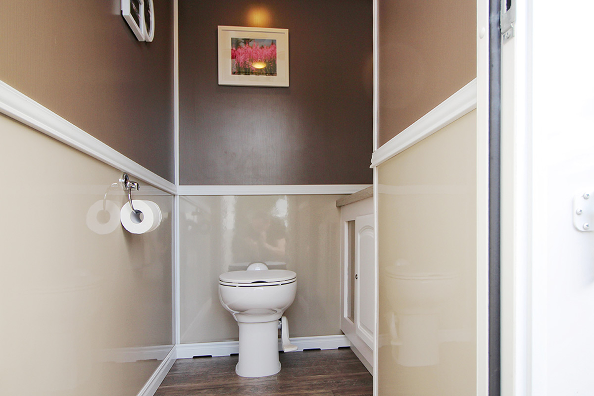 Betta-Bathroom-Hire_Victoria-New-South-Wales_toilet-suite-1200px-02